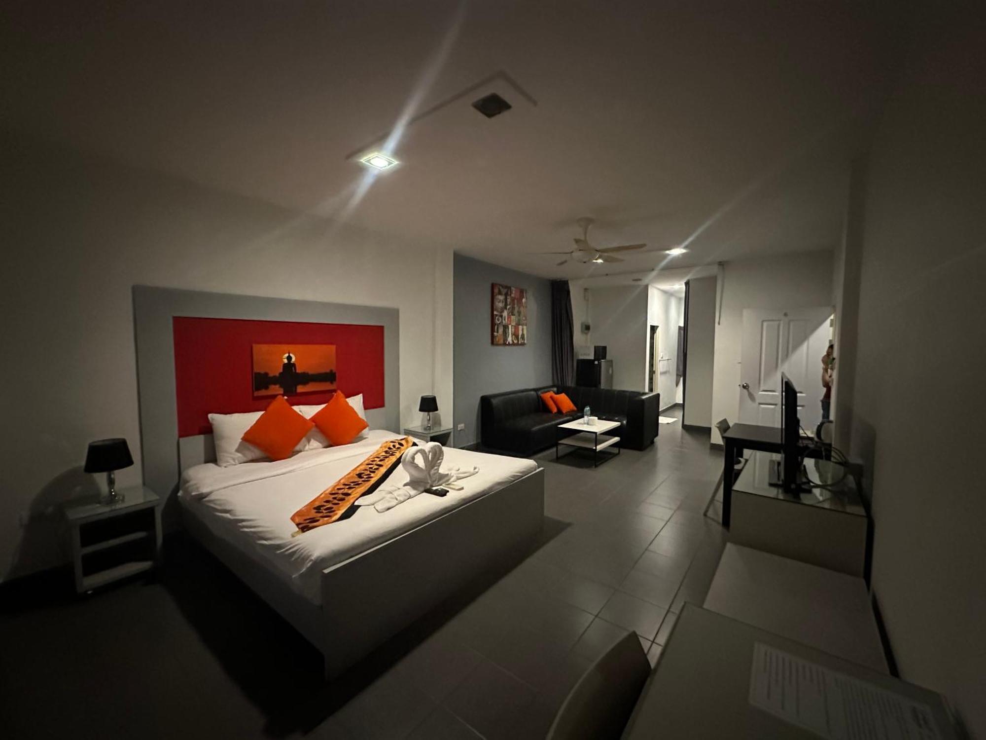 Garden Guest House Pattaya Bagian luar foto